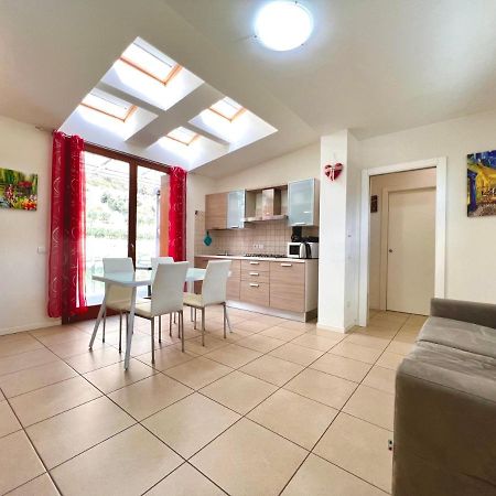 Apartment Gardabebo Torbole Sul Garda Bagian luar foto