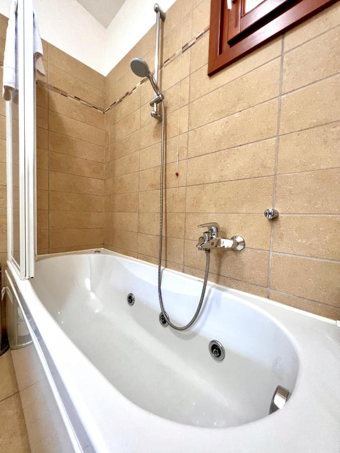 Apartment Gardabebo Torbole Sul Garda Bagian luar foto